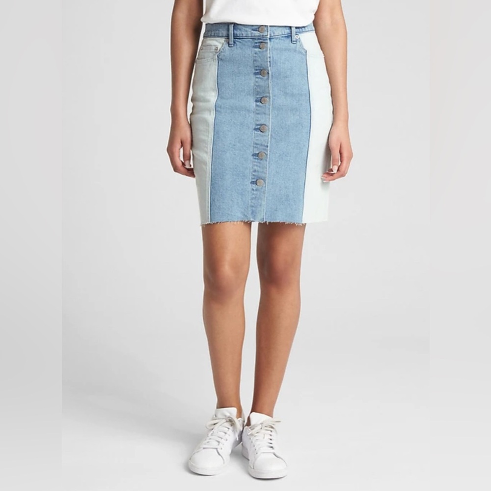GAP Two Tone Panel Button Front Denim Skirt